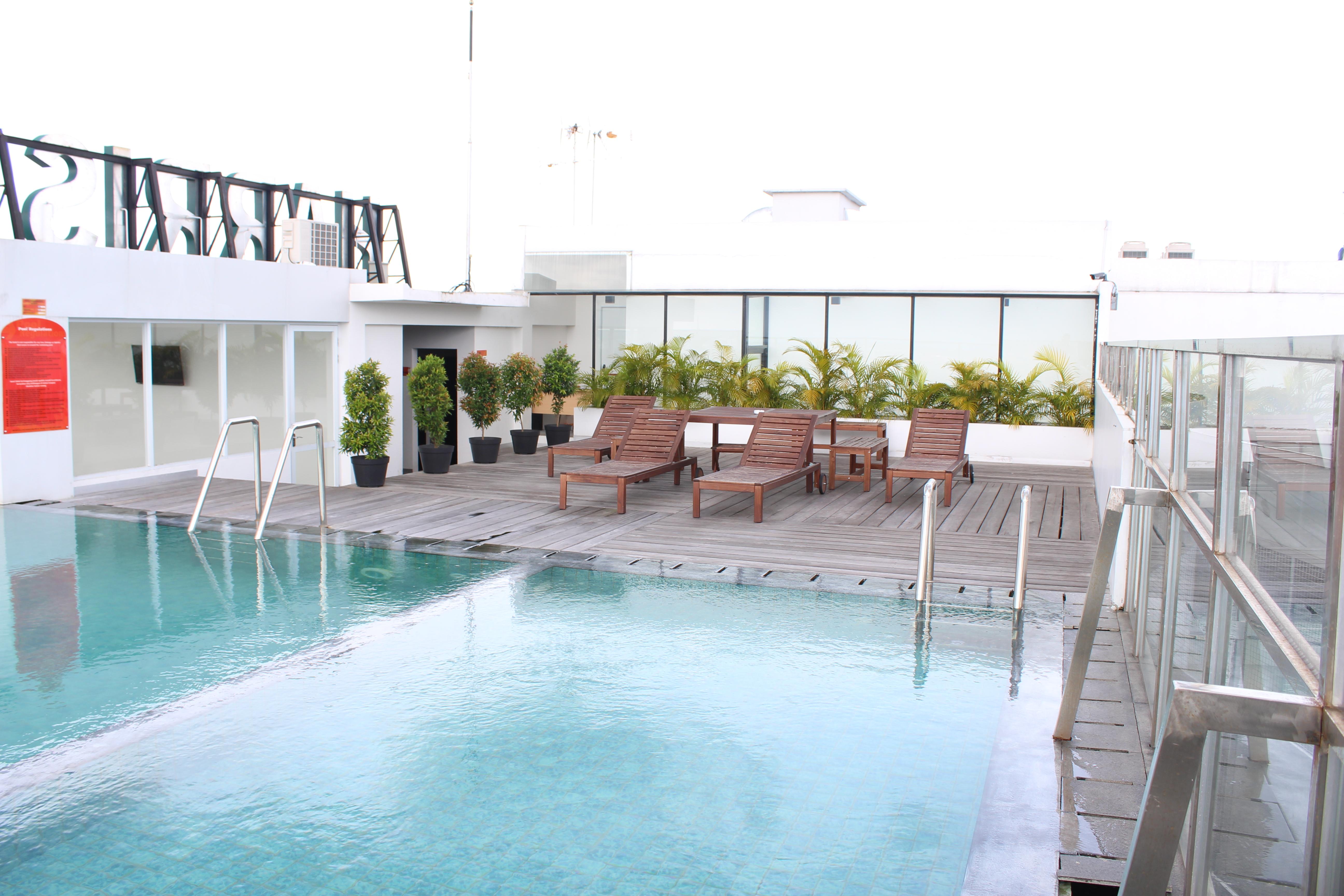 Harris Hotel Pontianak Exterior photo