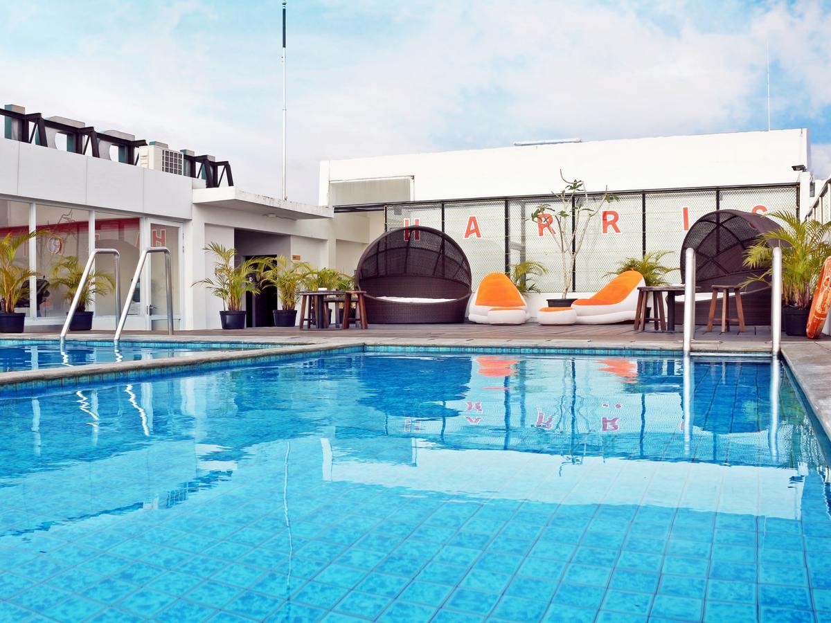 Harris Hotel Pontianak Exterior photo