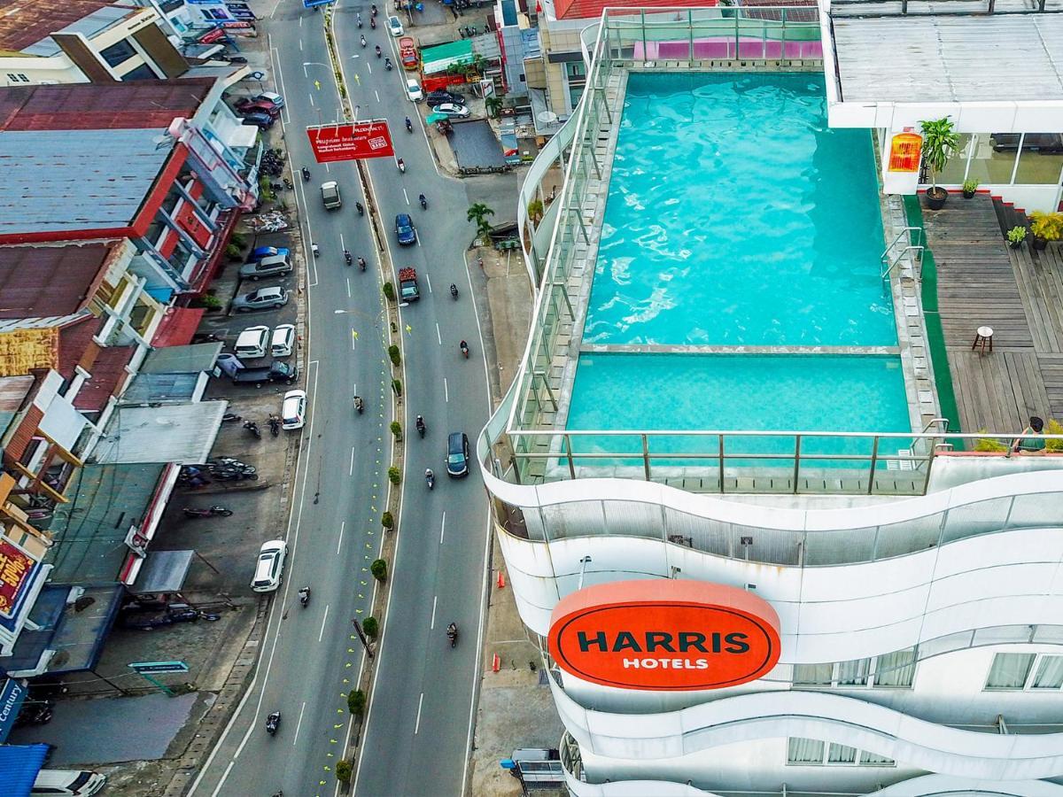 Harris Hotel Pontianak Exterior photo